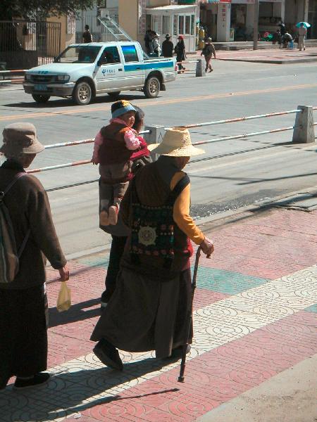 5ti136_Lhasa_straatbeeld